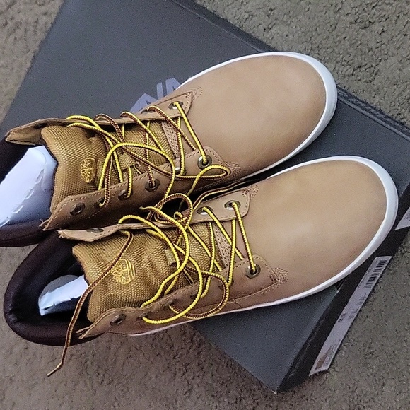 BNWB Womens  timberland boots - Picture 4 of 4